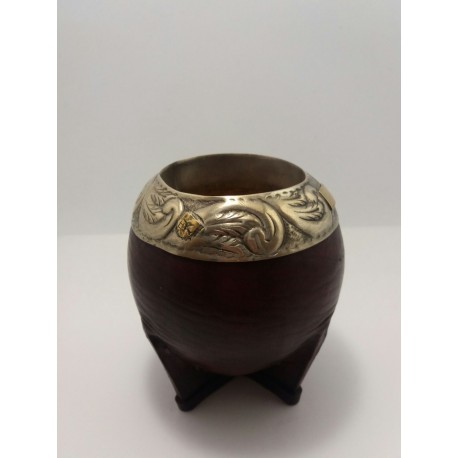 Porongo en cuero, boquilla en plata y oro