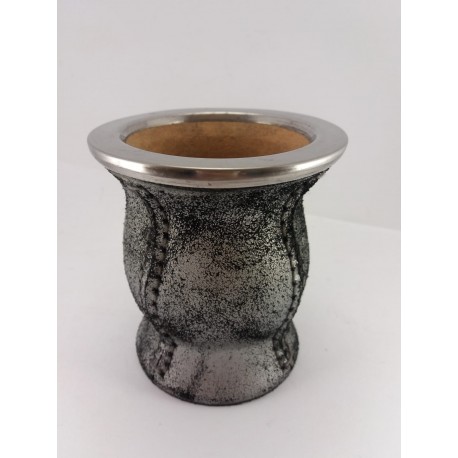 Mate emboquillado en acero forrado en cuero