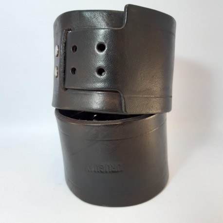 Soporte cuero regulable